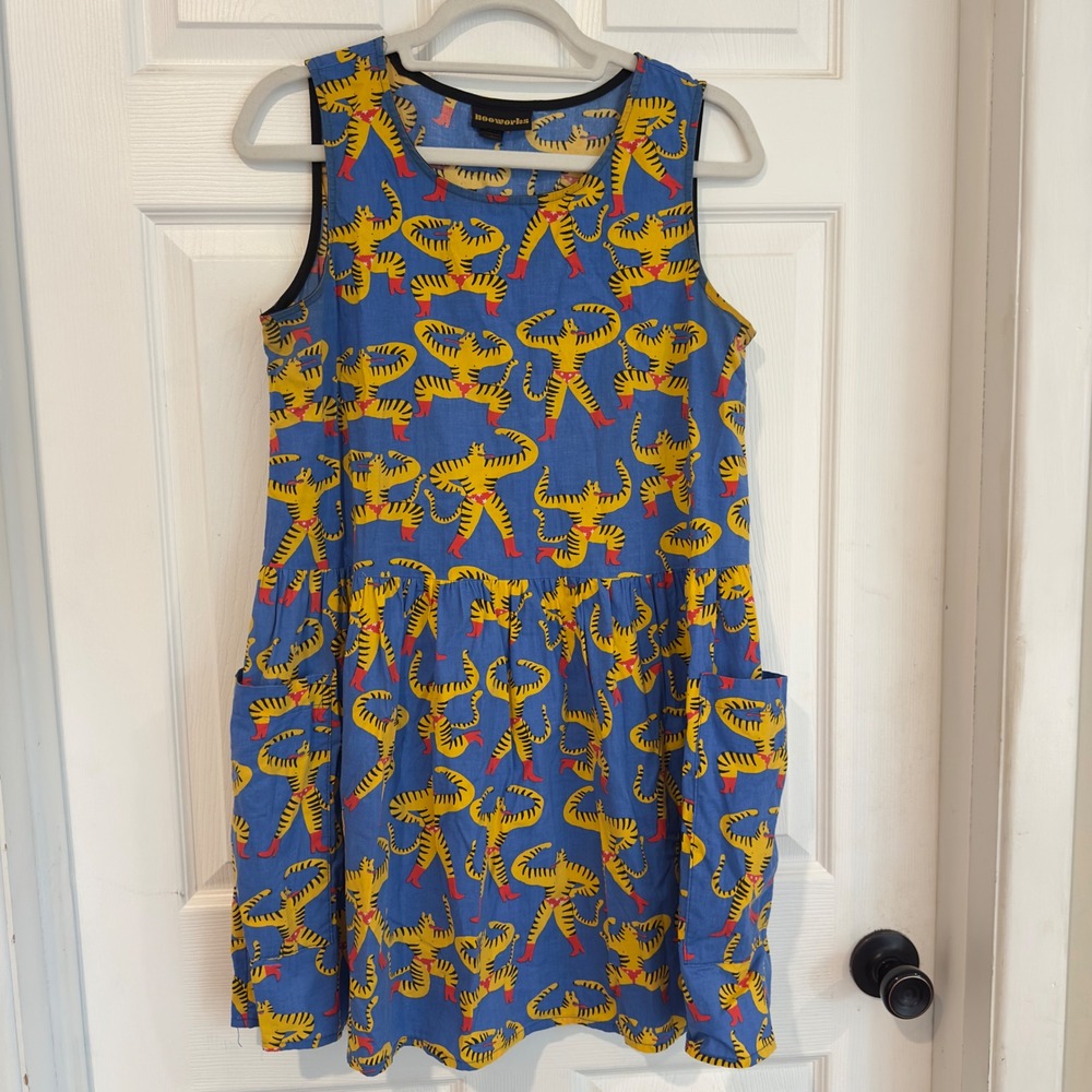 Nooworks Tiger Man Wrestler Graphic A-Line Dress with Pockets - Size Medium